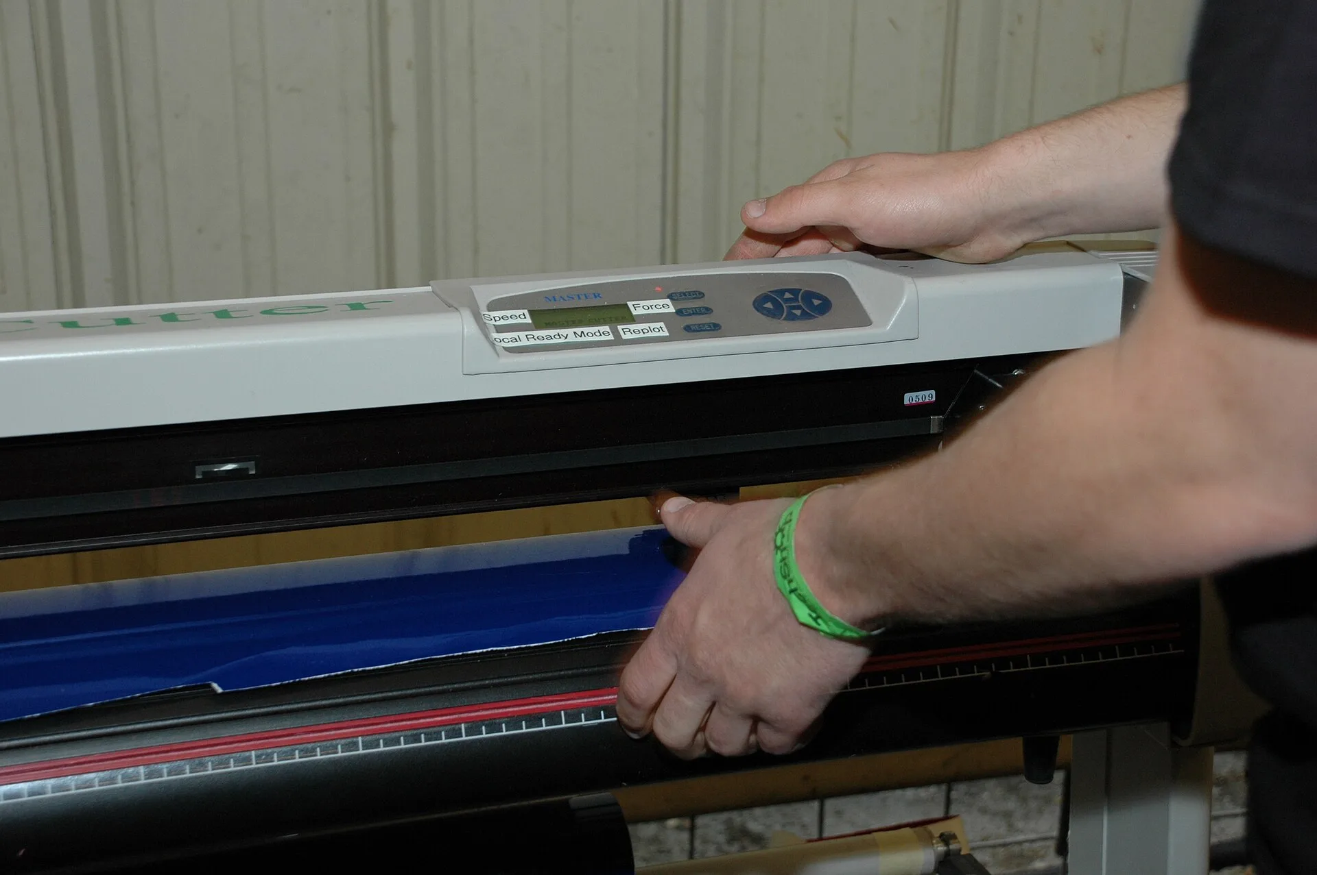 Maker Faire 2008, San Mateo - a vinyl cutter. Markets for sign shop as practitioners see it