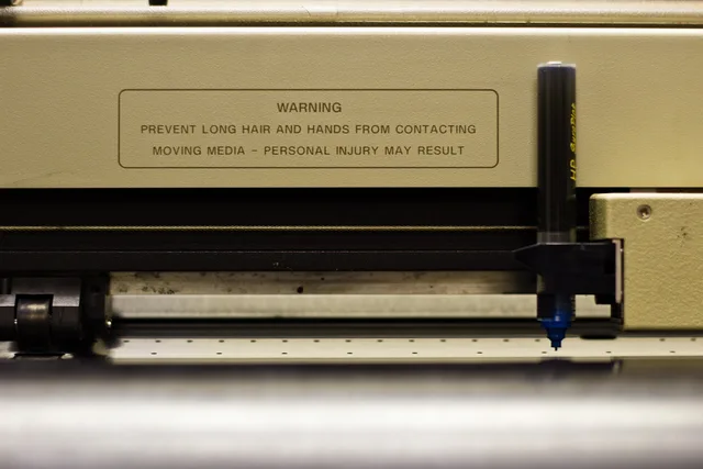 HP 7580B Plotter. Sign shop unit economics for owners for owner-operators